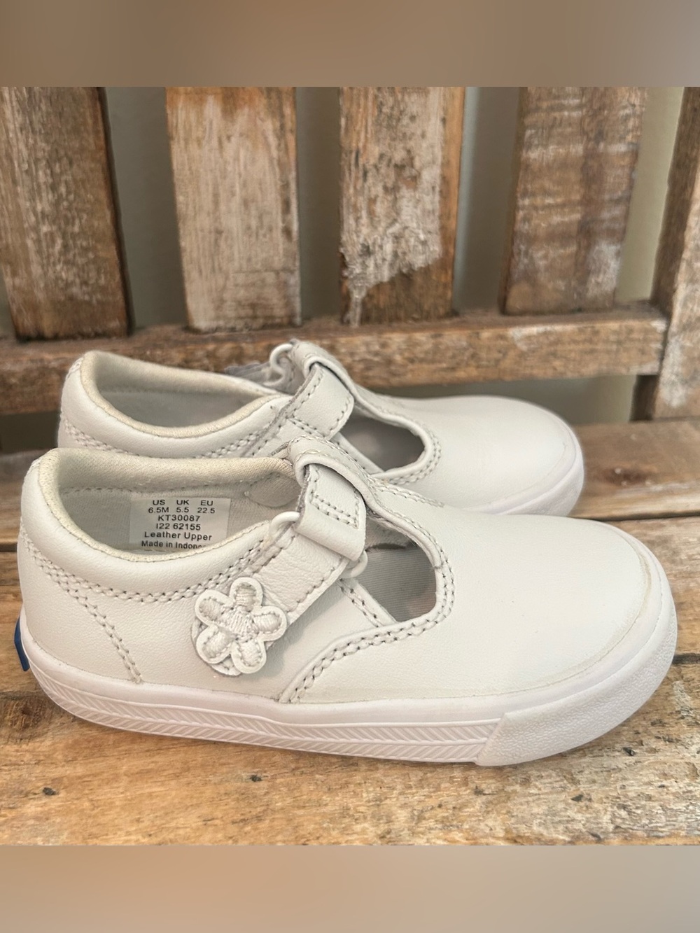 Keds White Leather Flower T-Strap Shoes Toddler Girls Size 6.5 NWOT
